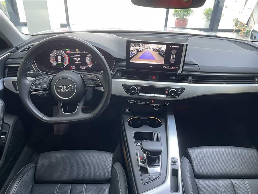 Audi A4L 2022, фото 11