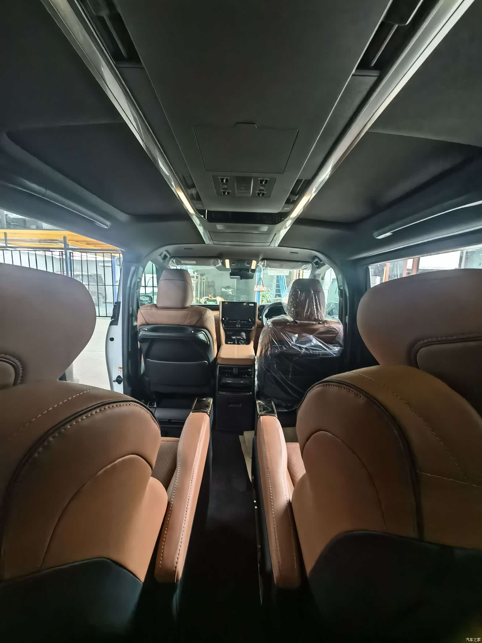 Toyota Vellfire, 2024 все фото