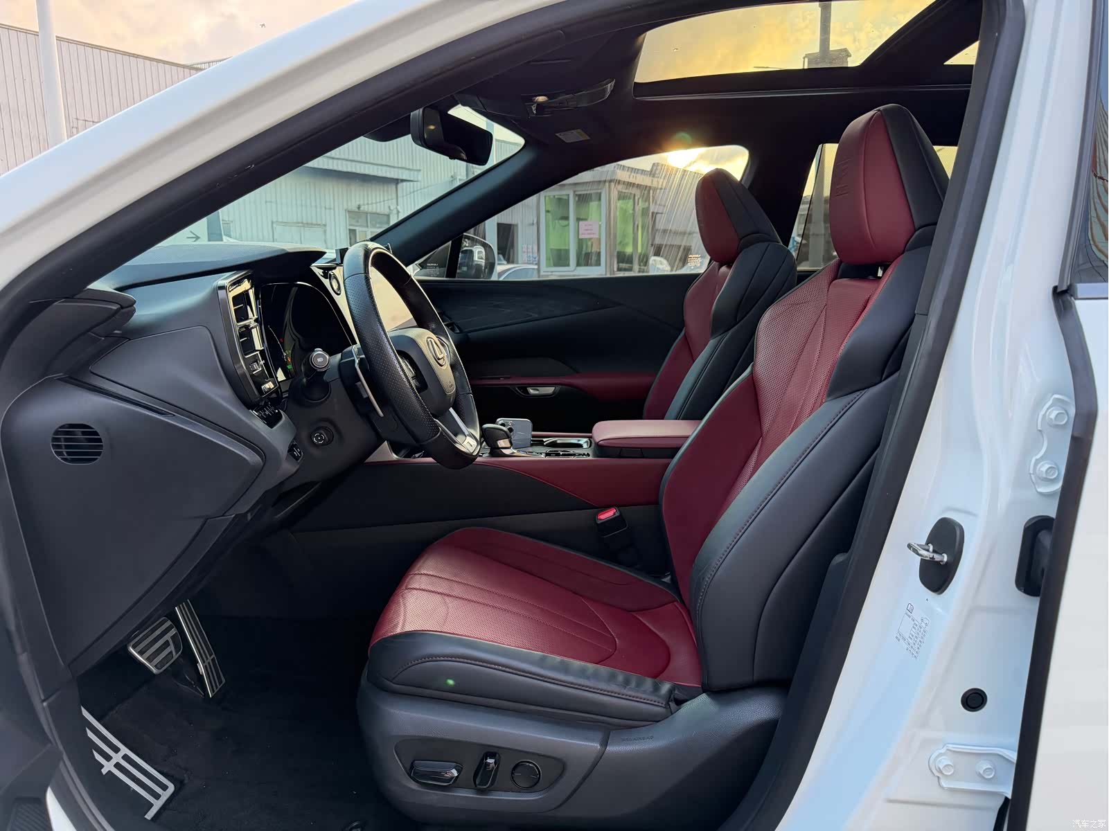 Lexus RX, 2023 4