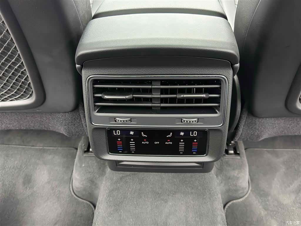 Audi Q7, 2023 11