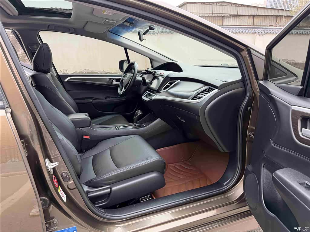 Honda Jade, 2015 8