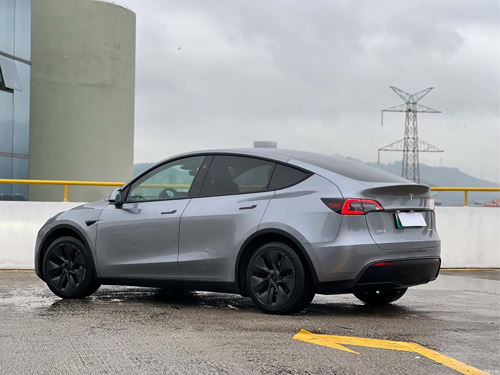 Tesla Model Y, 2024 15