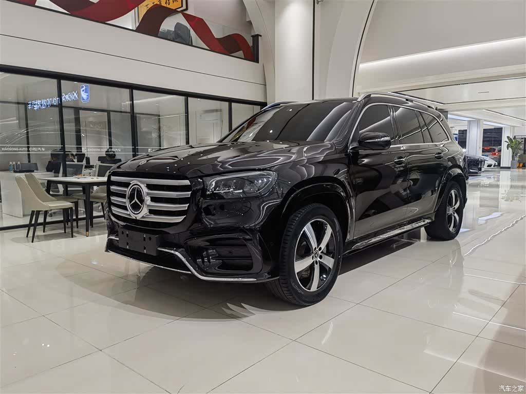 Mercedes-Benz GLS, 2024 1