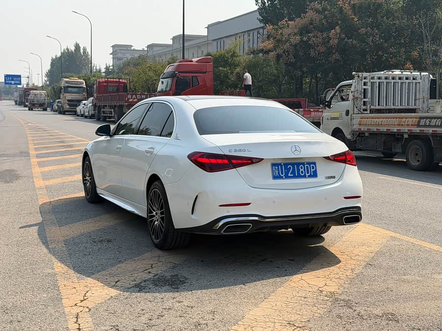 Mercedes-Benz C-Class 2025, фото 5