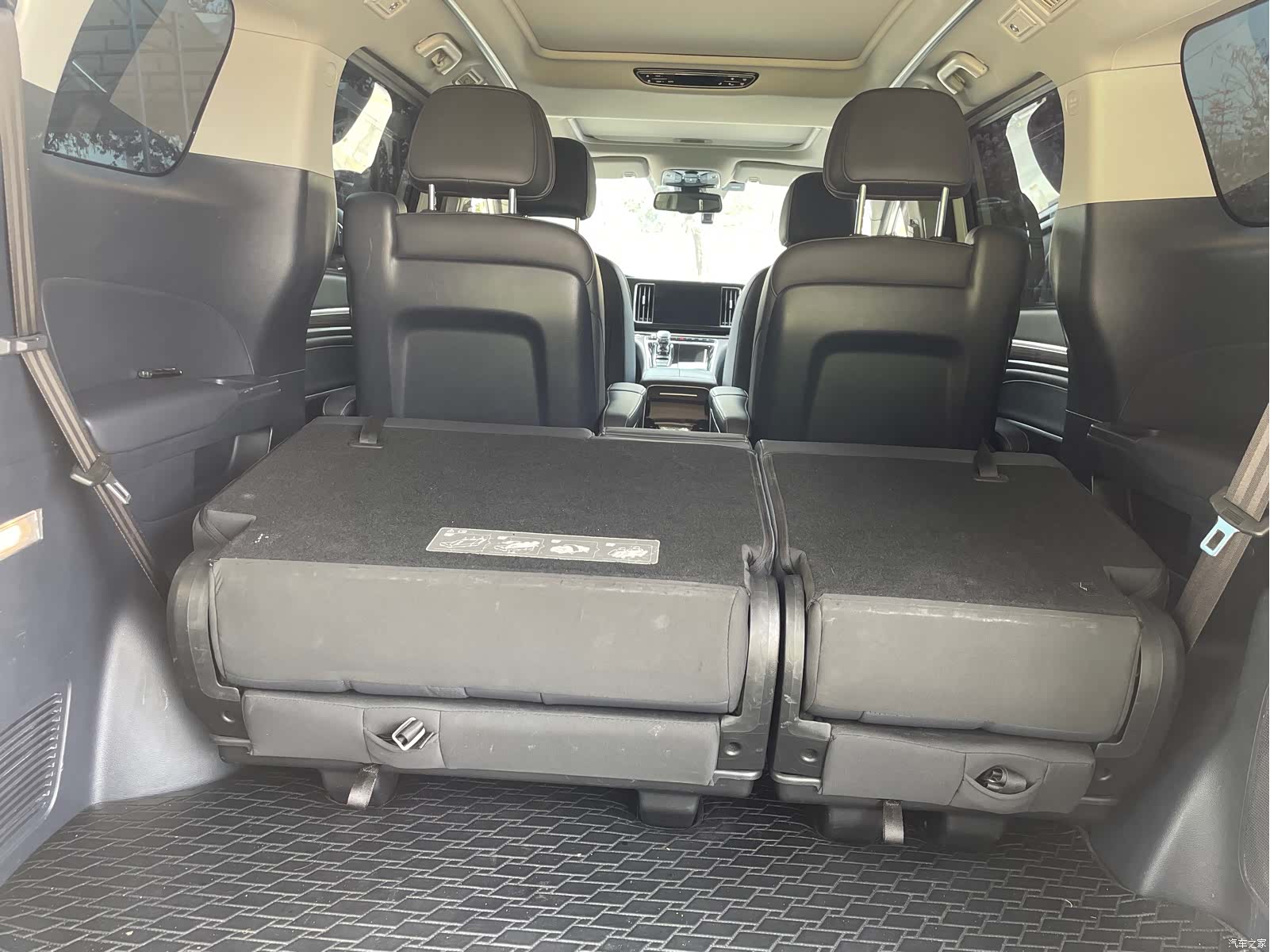 Trumpchi M8, 2021 11