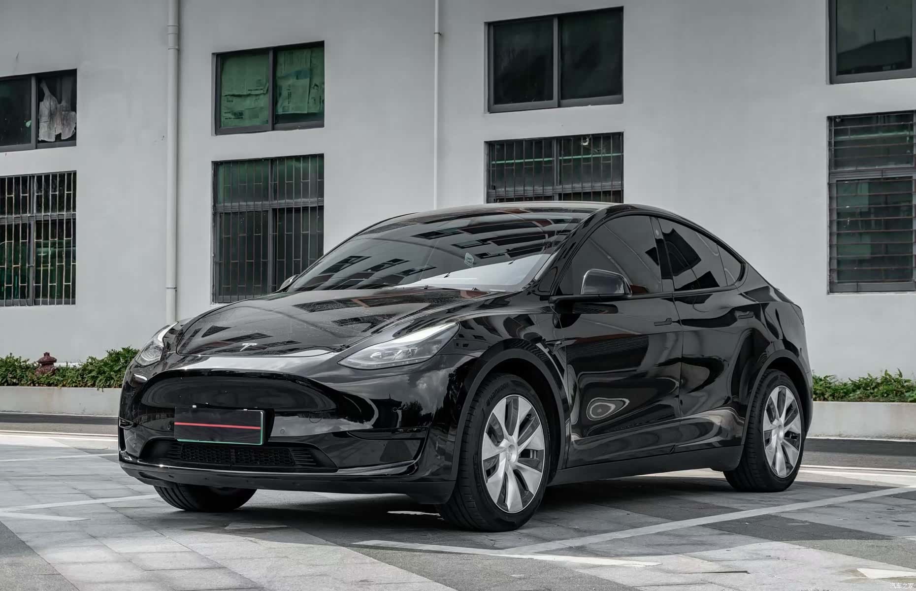 Tesla Model Y, 2023 1