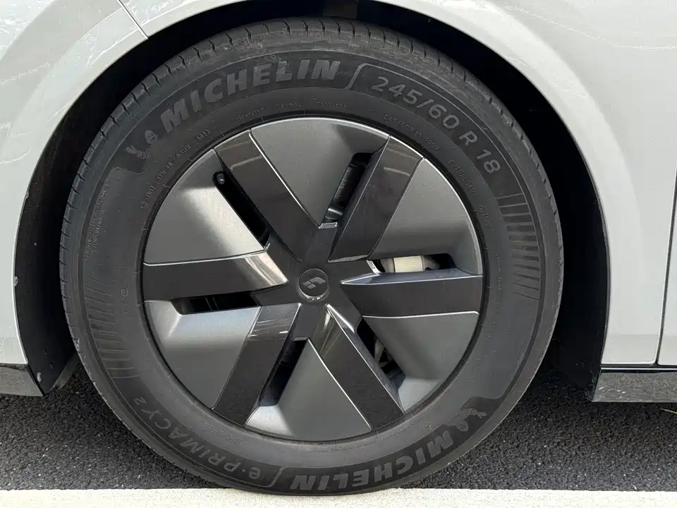 Li Auto Ideal MEGA Li Auto Ideal MEGA