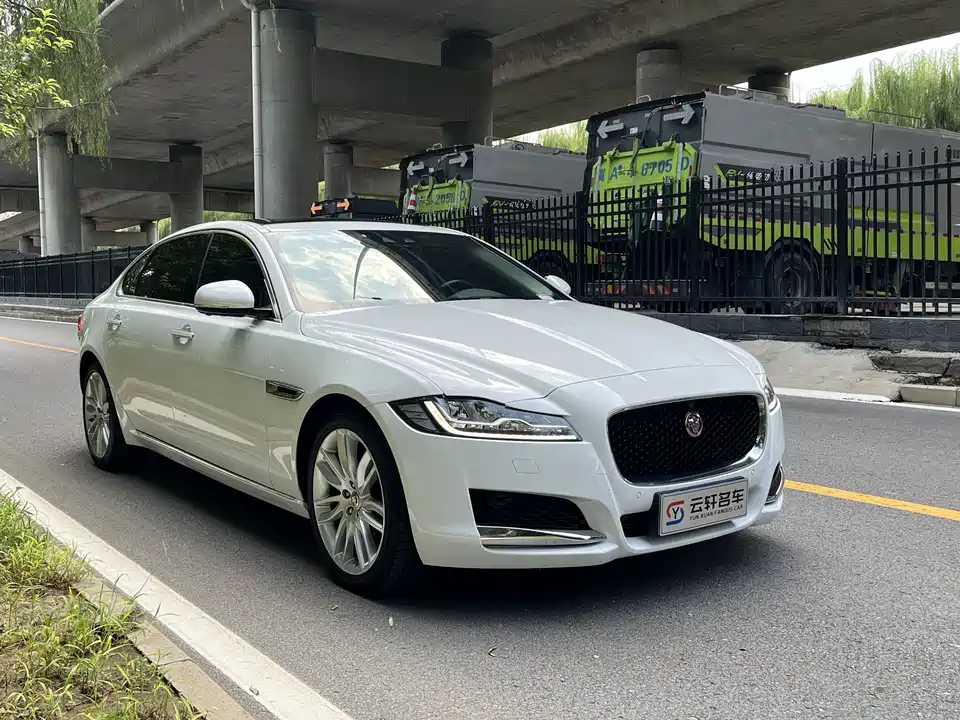 Jaguar XFL Jaguar XFL
