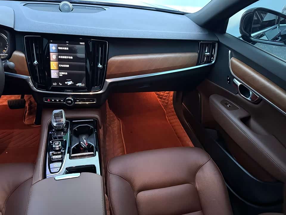 Volvo S90