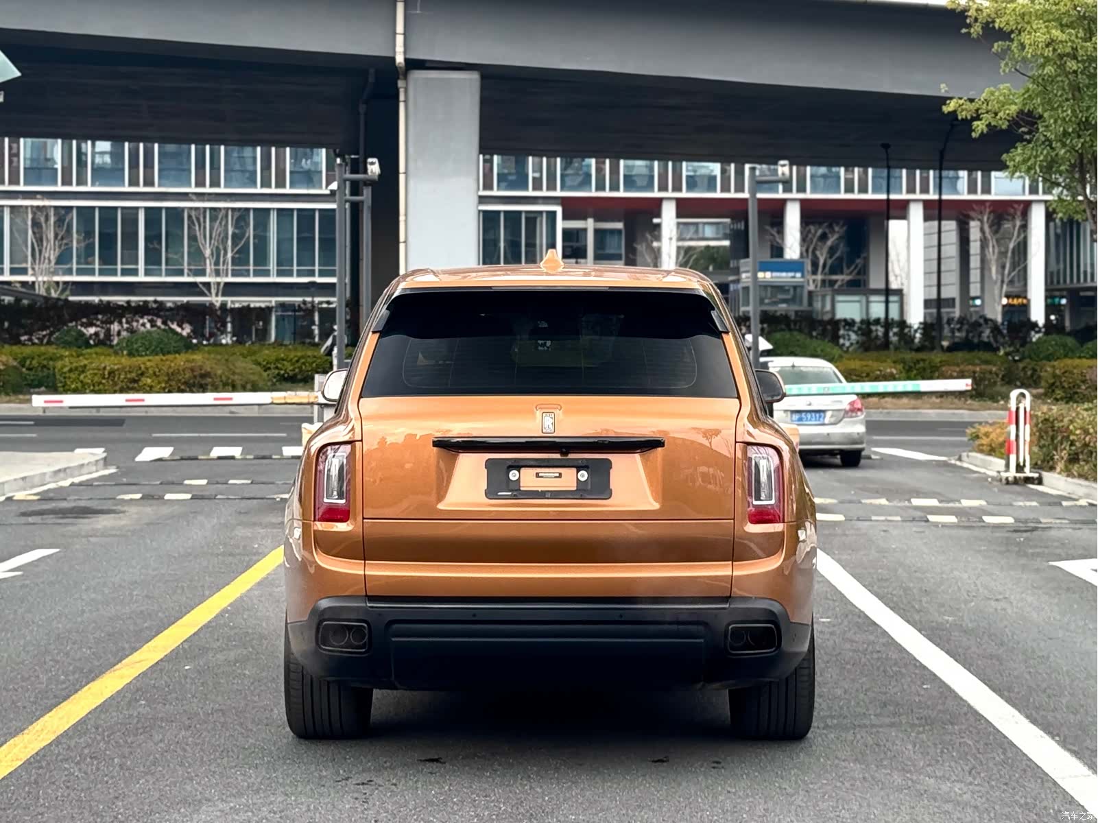 Rolls-Royce Cullinan, 2021 7