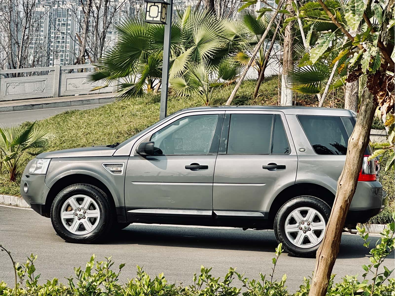 Land Rover i6, 2010 6