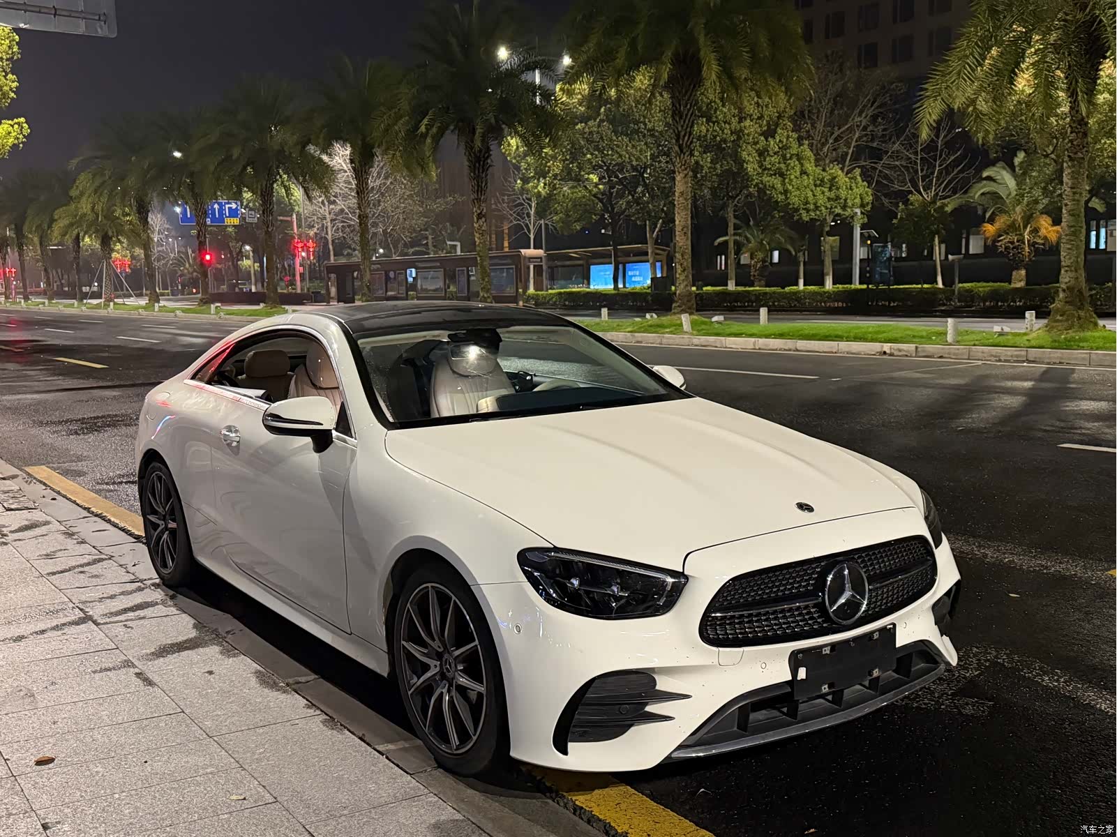 Mercedes-Benz E-Class, 2023 3