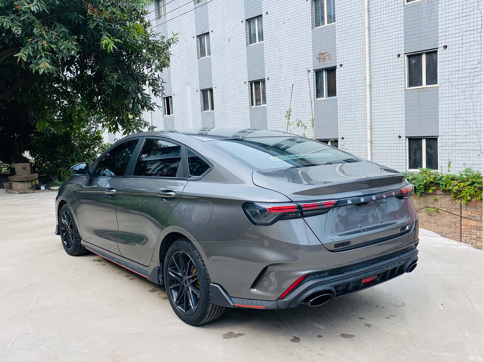 Geely Binray, 2022 4