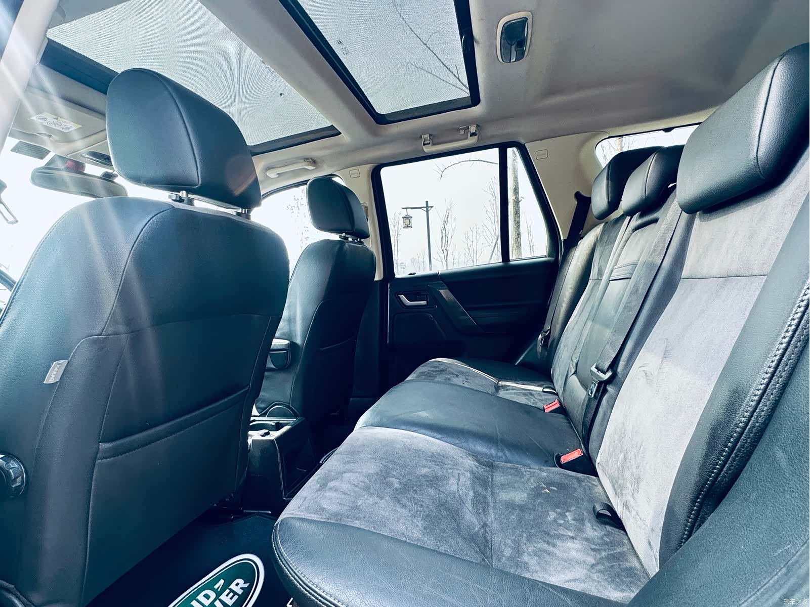 Land Rover i6, 2010 9