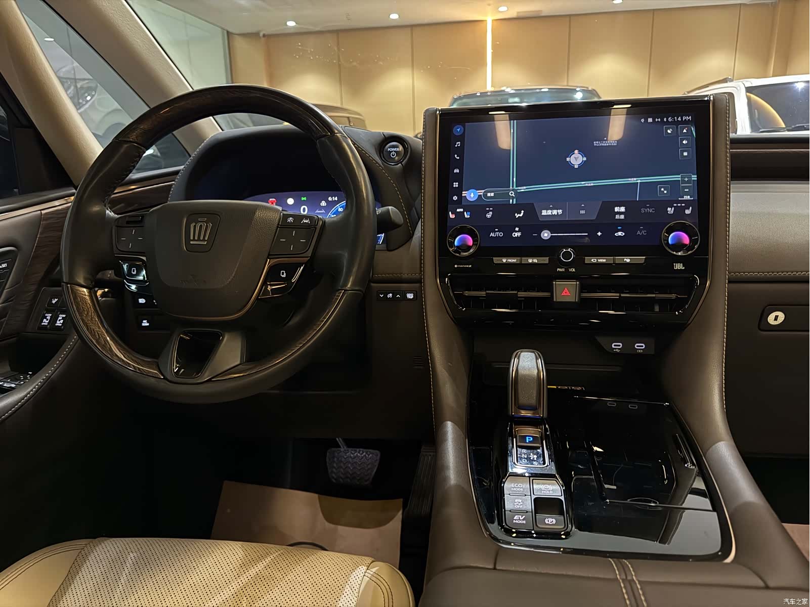 Toyota Vellfire, 2023 3