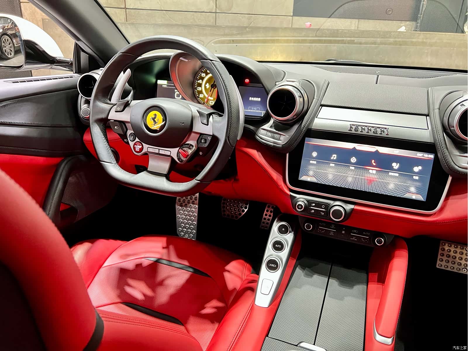 Ferrari GTC4Lus, 2018 16