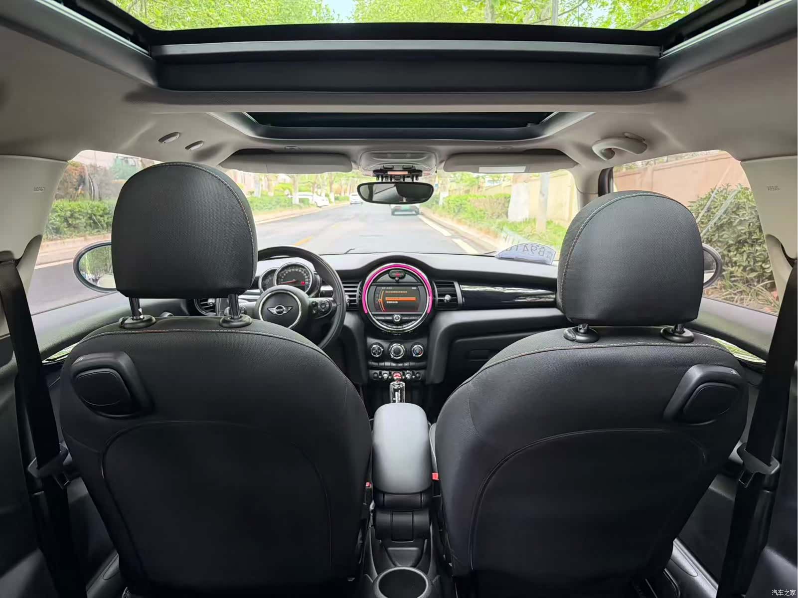 Mini ONE, 2019 10