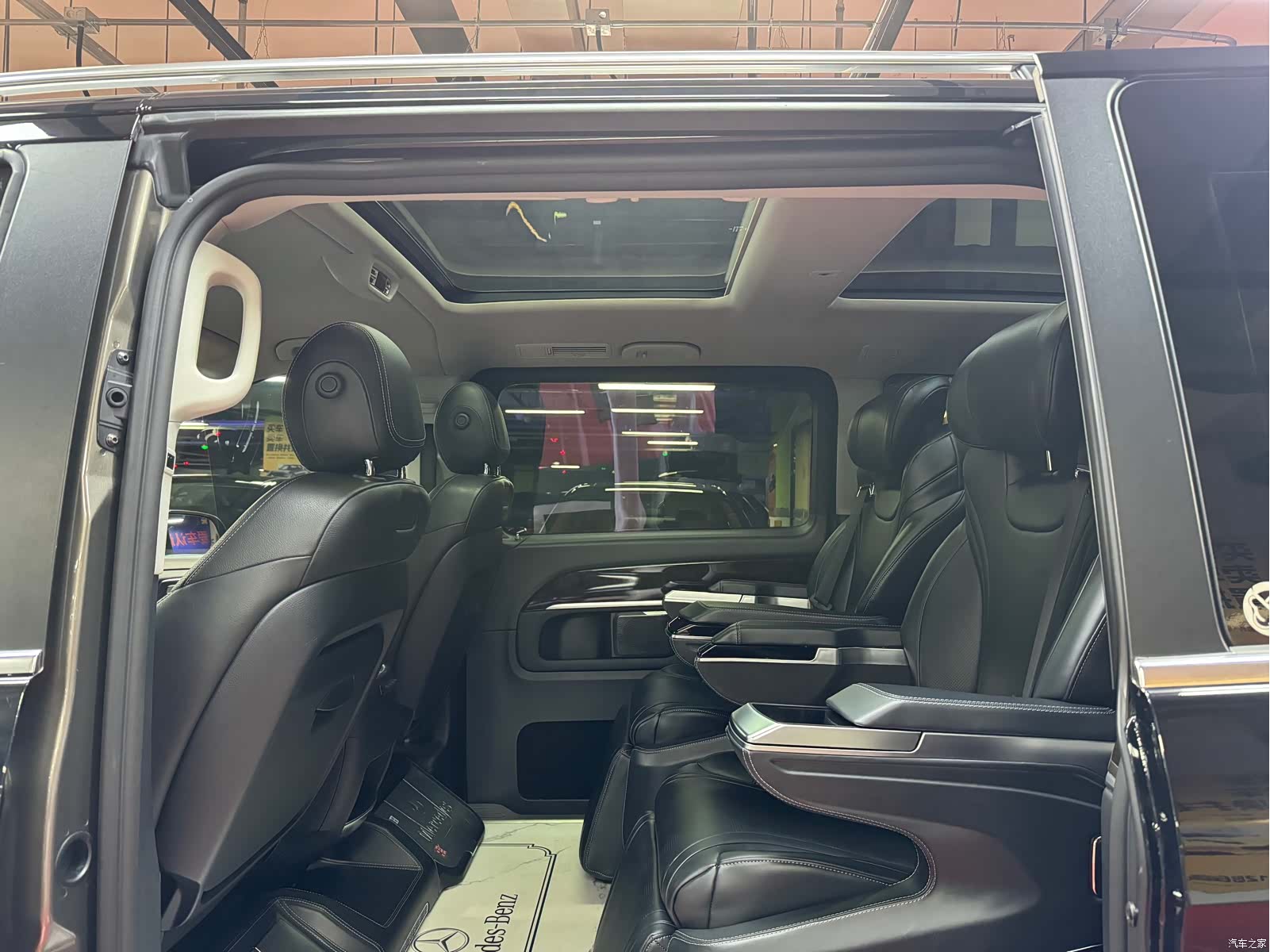 Mercedes-Benz V-Class, 2018 32