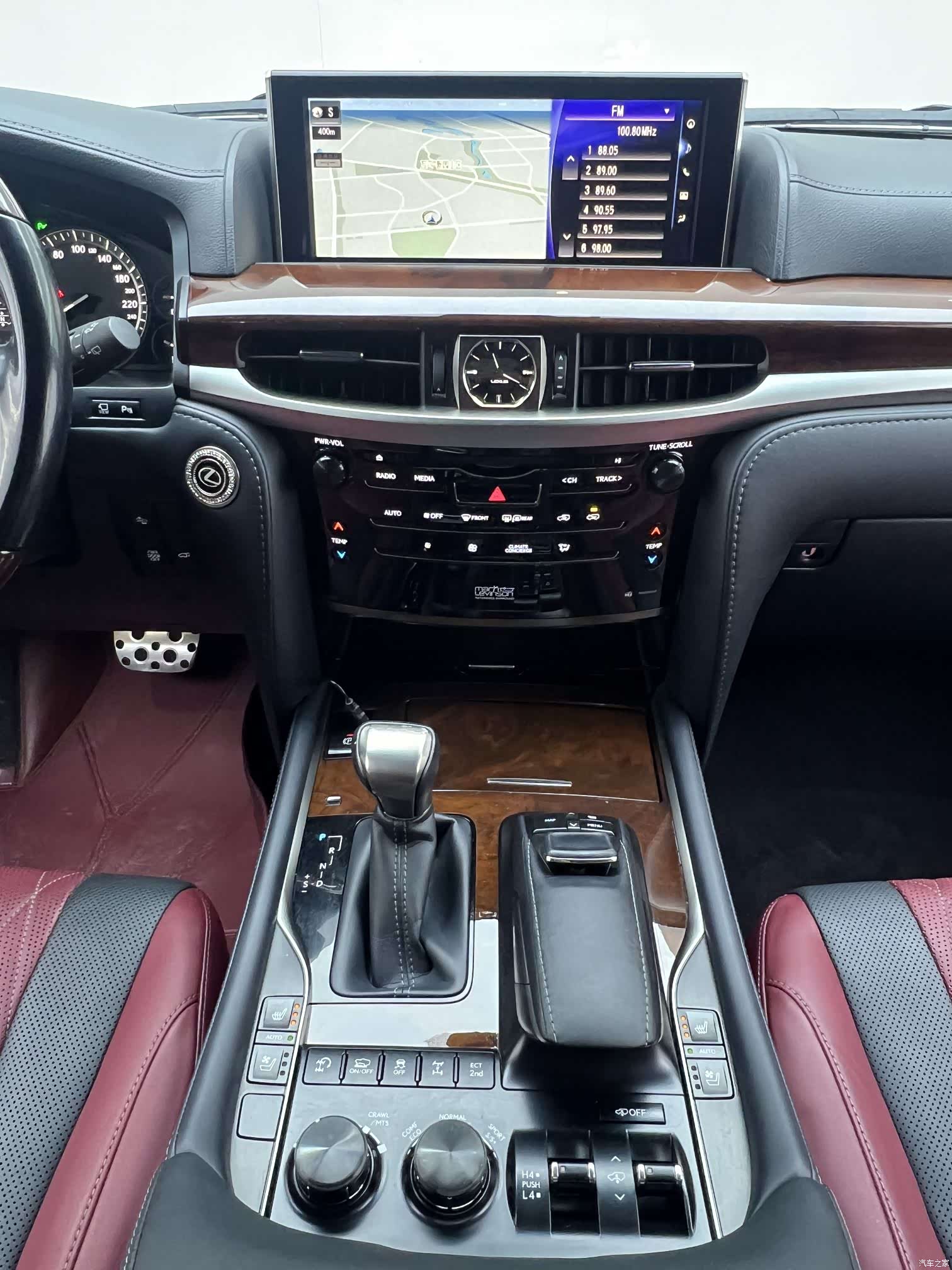 Lexus LX, 2022 14