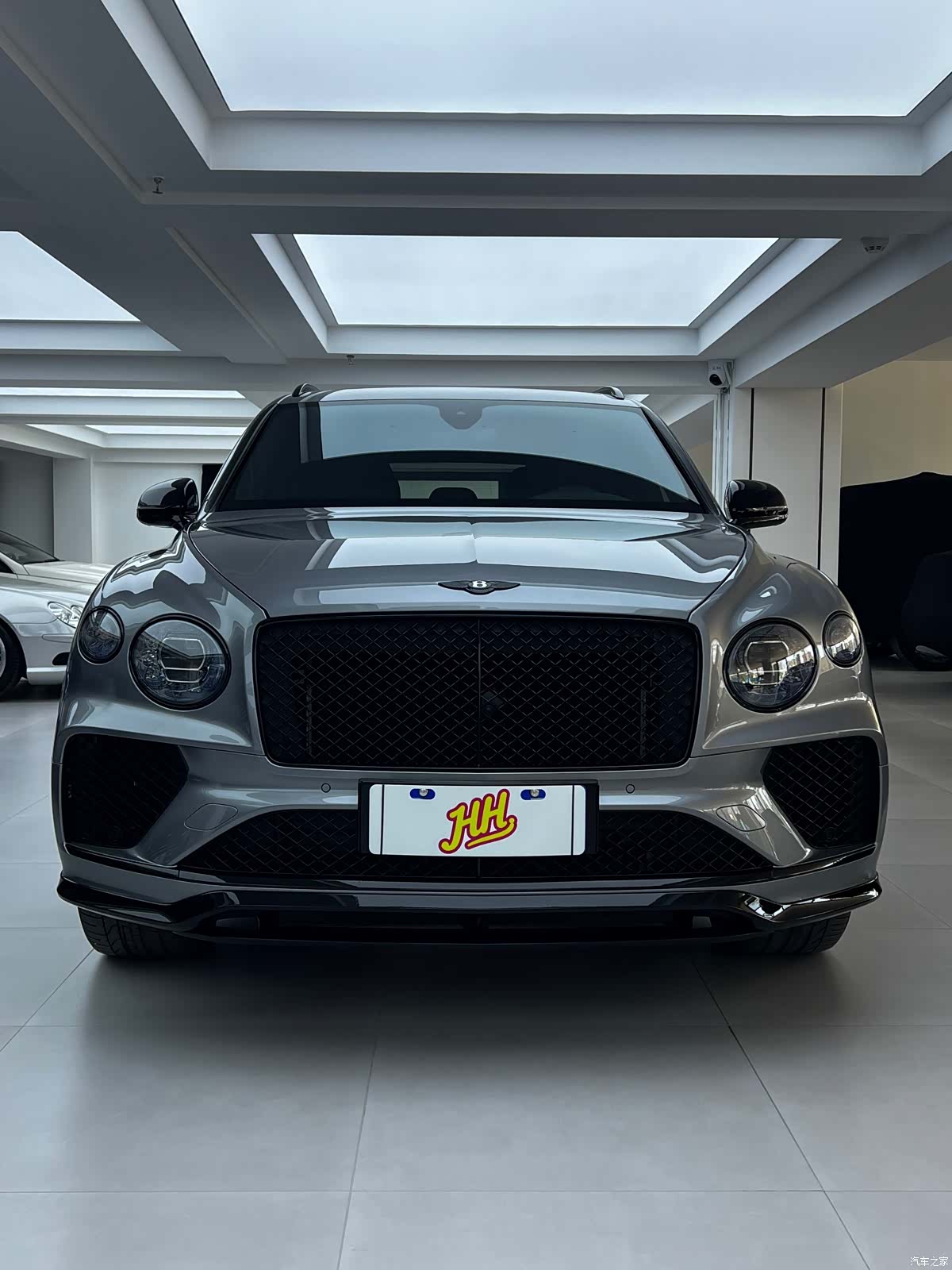Bentley Bentayga, 2022 2