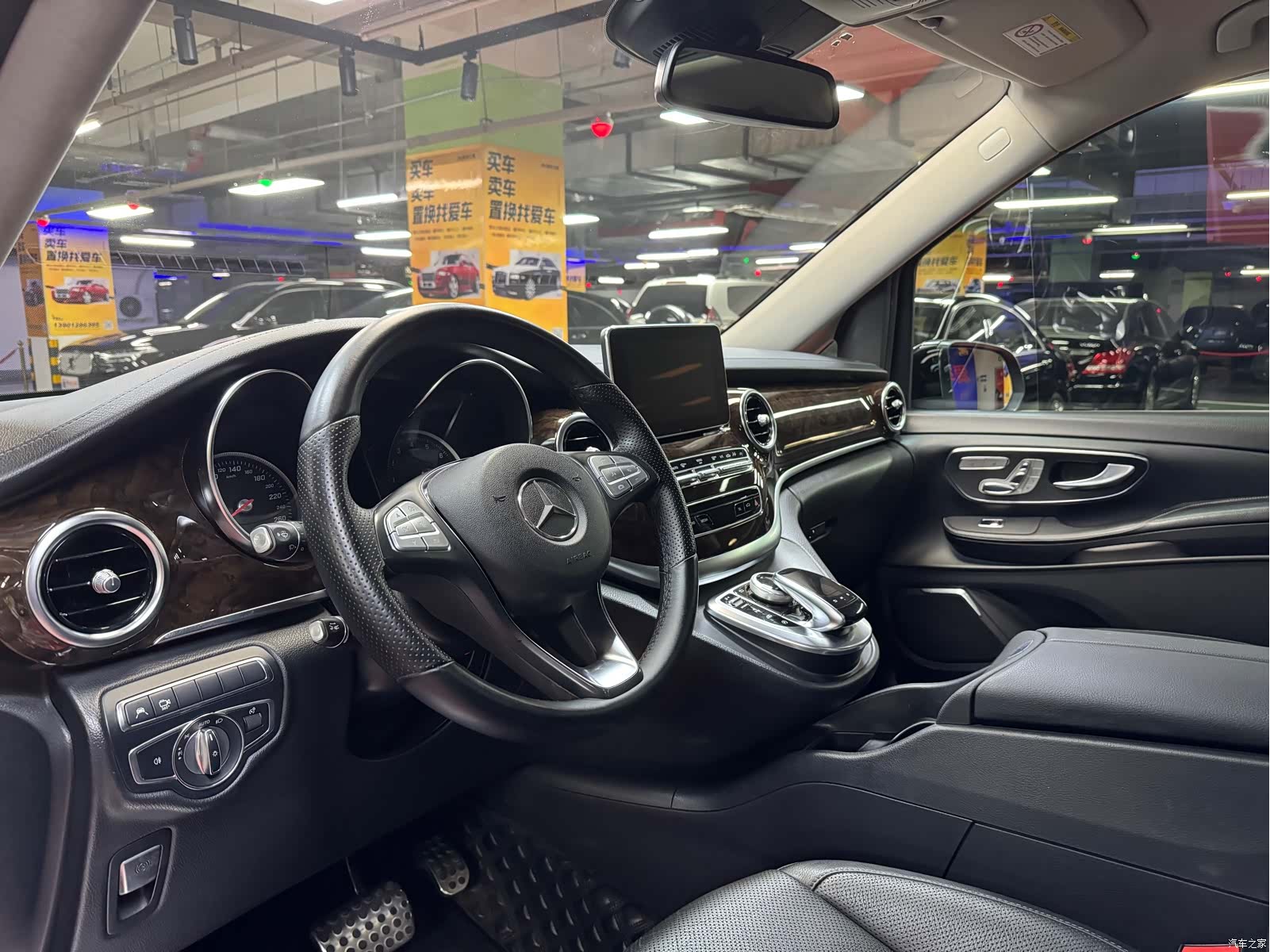Mercedes-Benz V-Class, 2018 11