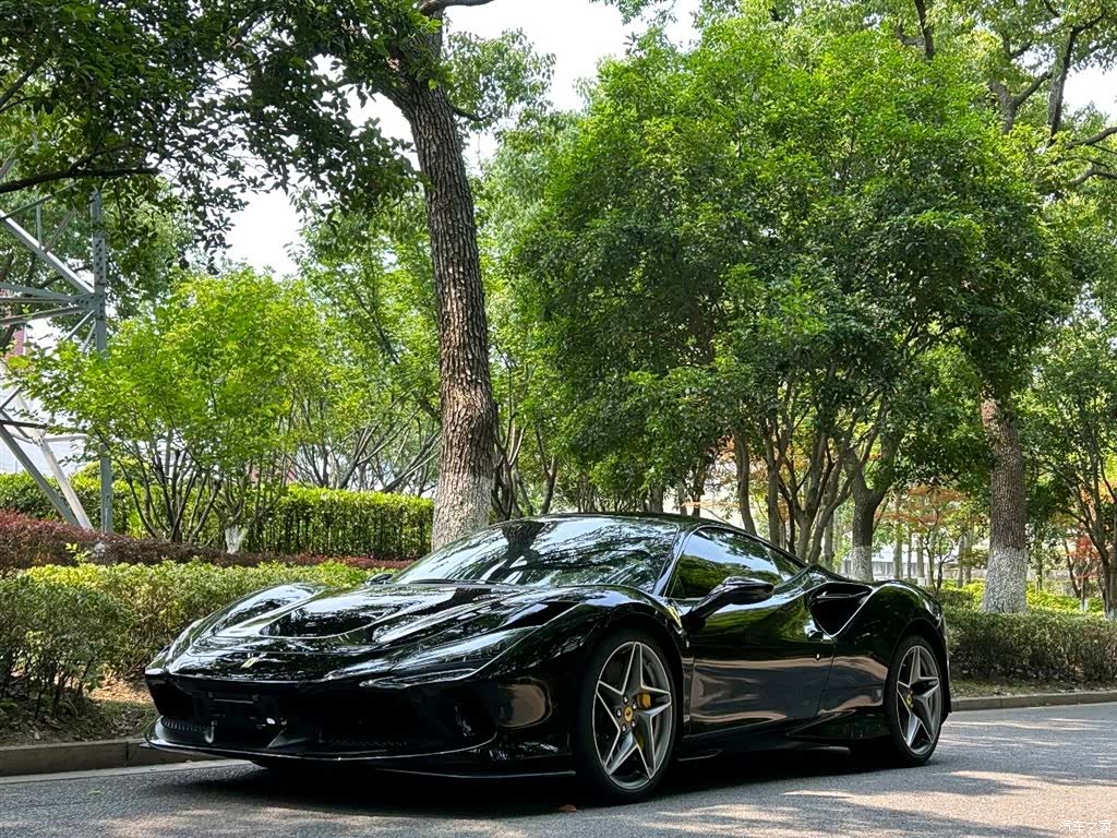 Ferrari F8