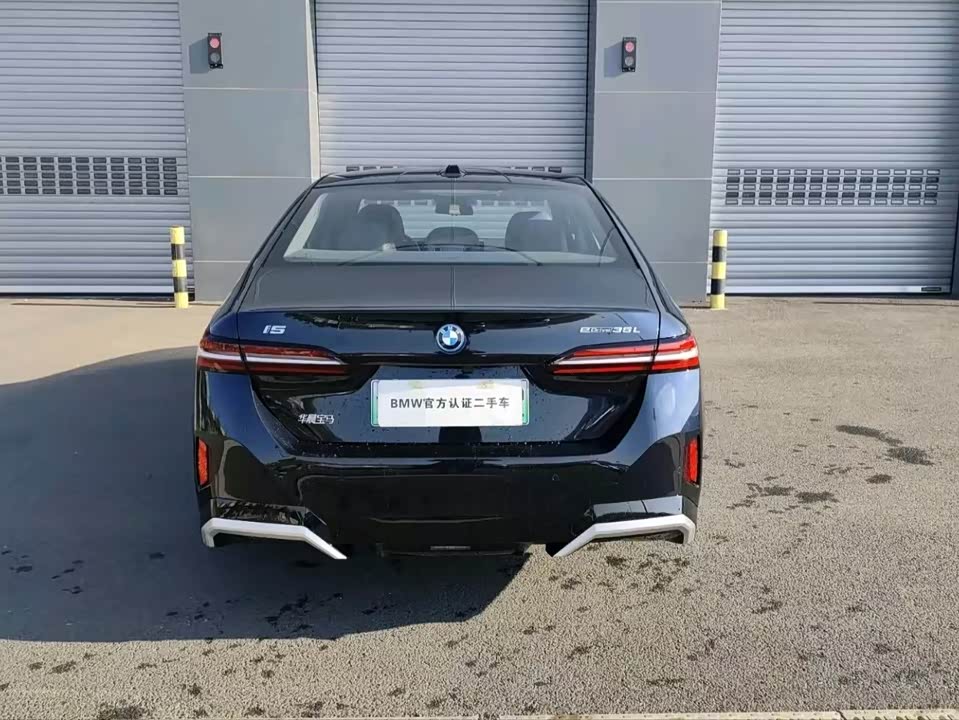 BMW i5
