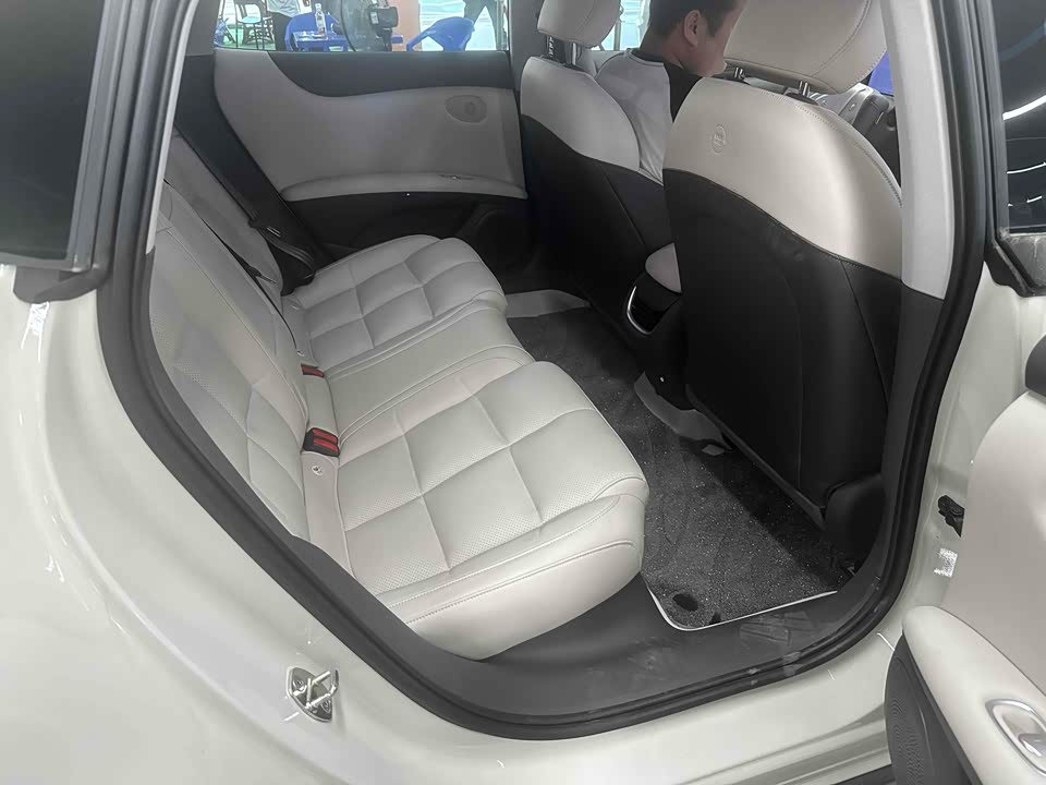 IM Motors Zhiji L6 IM Motors Zhiji L6