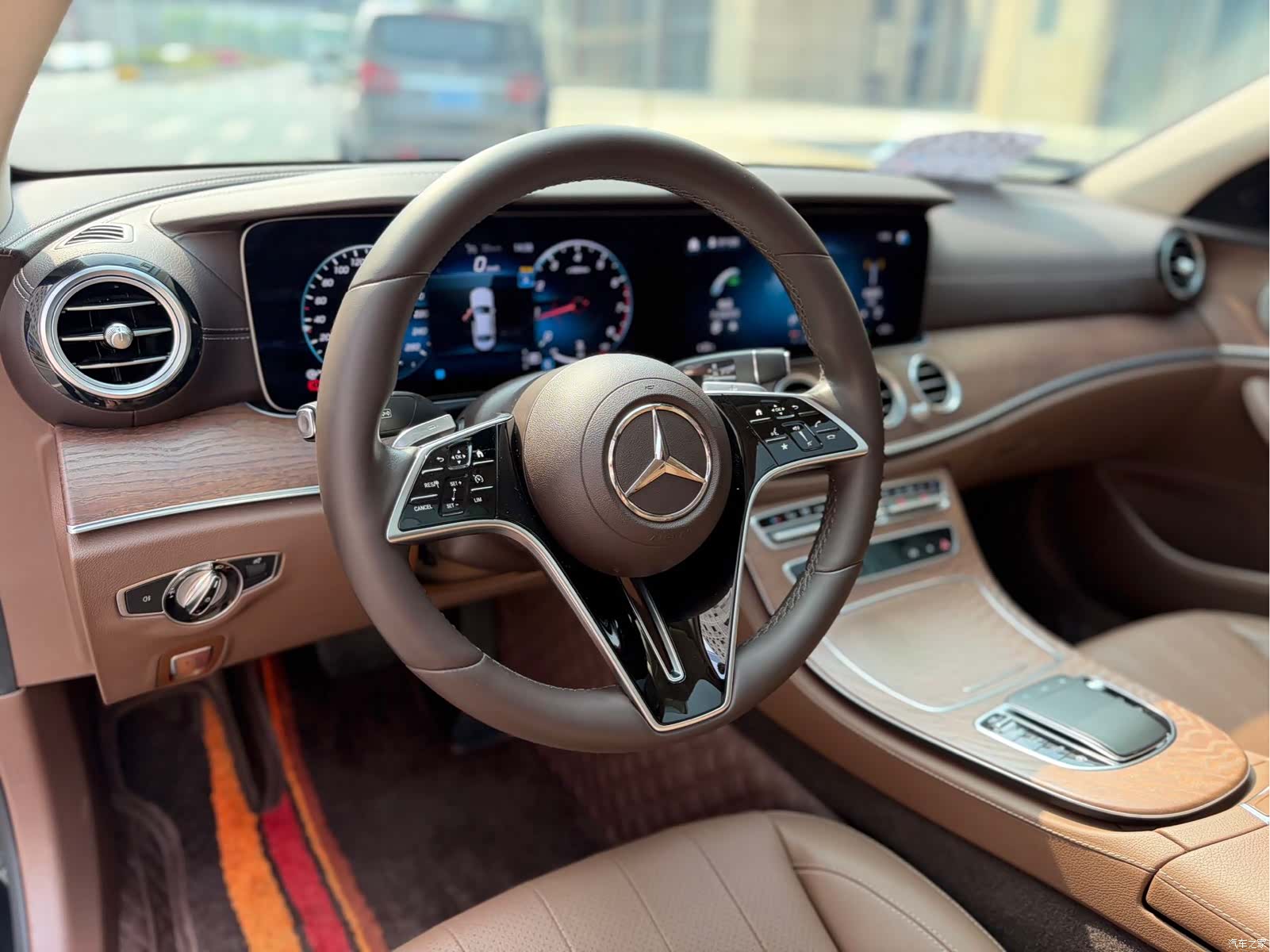 Mercedes-Benz E-Class, 2023 12