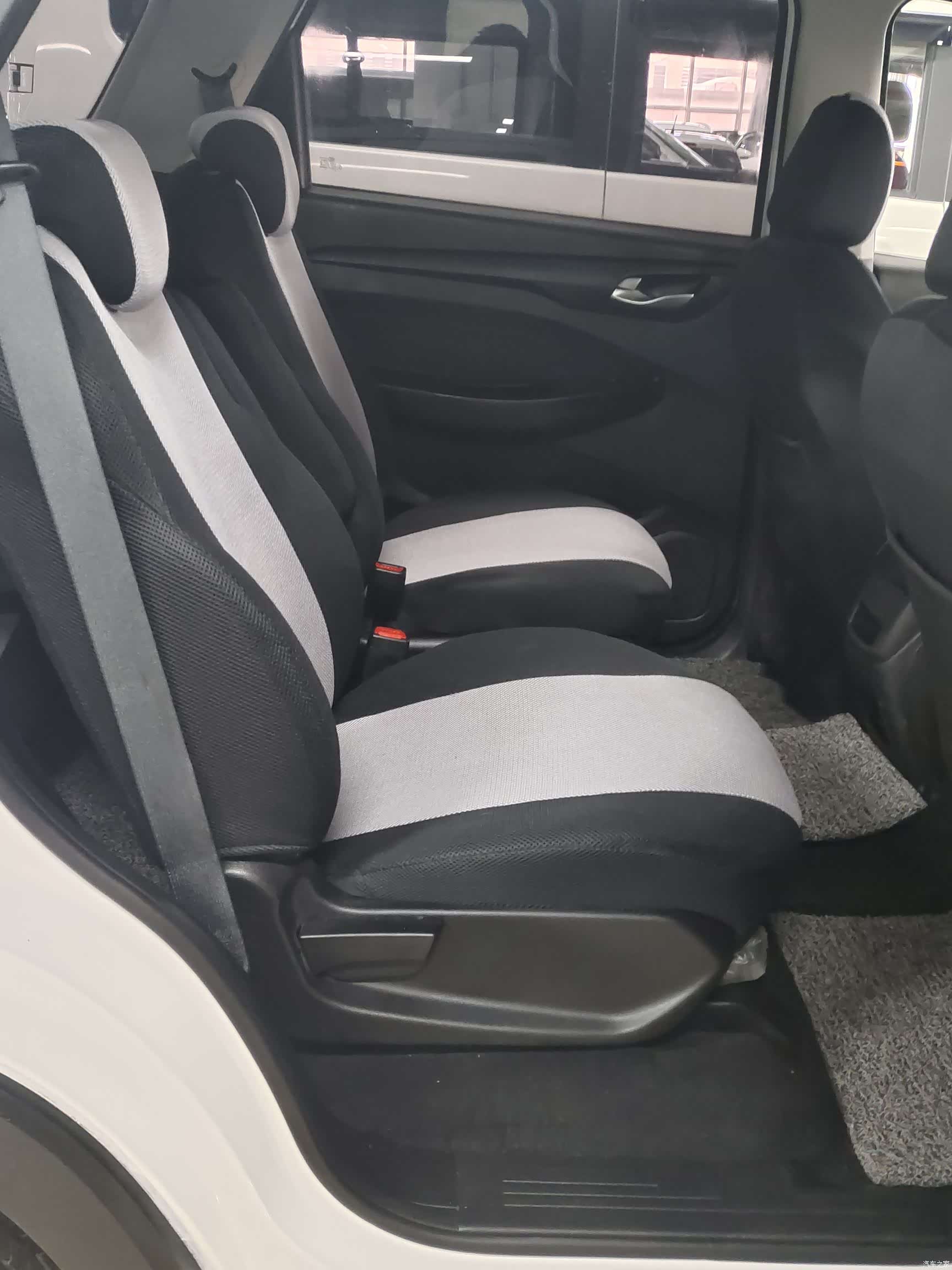 Wuling Hongguang, 2018 8