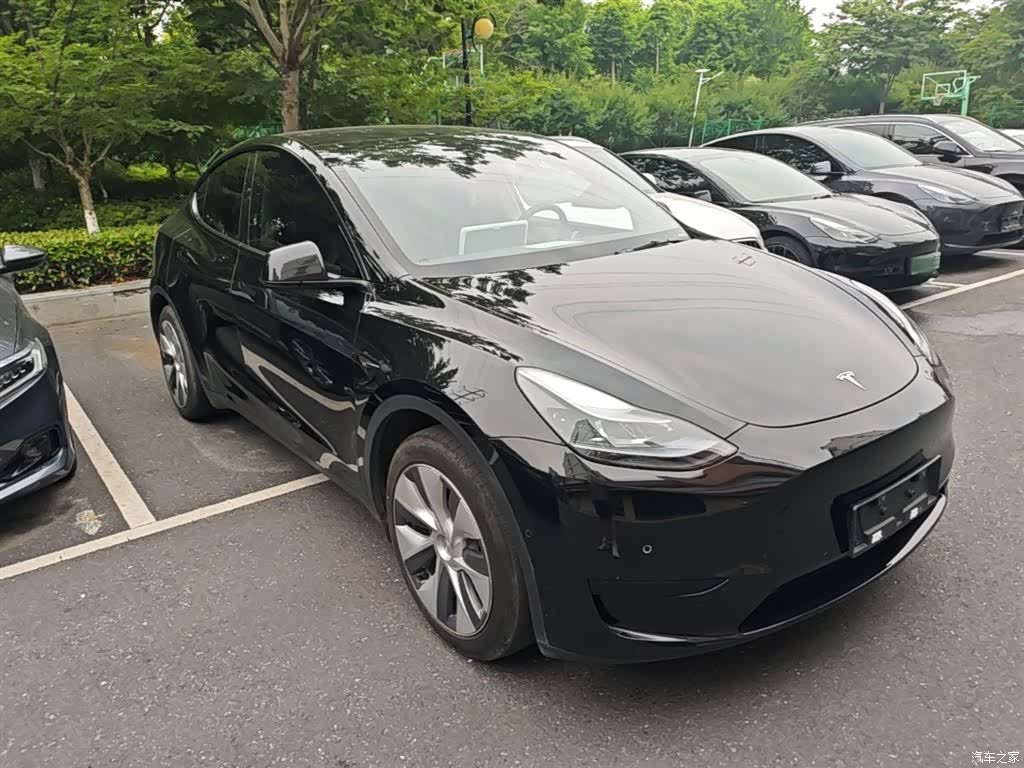 Tesla Model Y, 2023 4