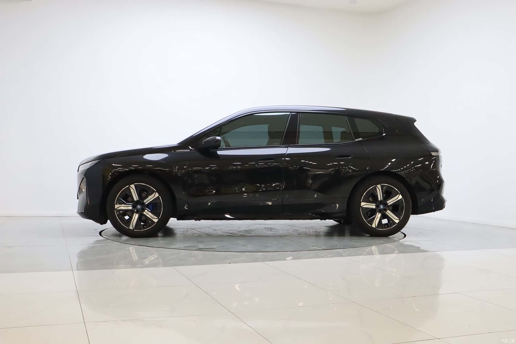 BMW iX, 2023 7