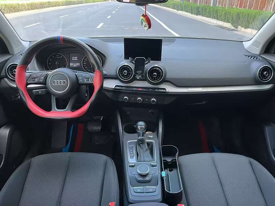 Audi Q2L Audi Q2L