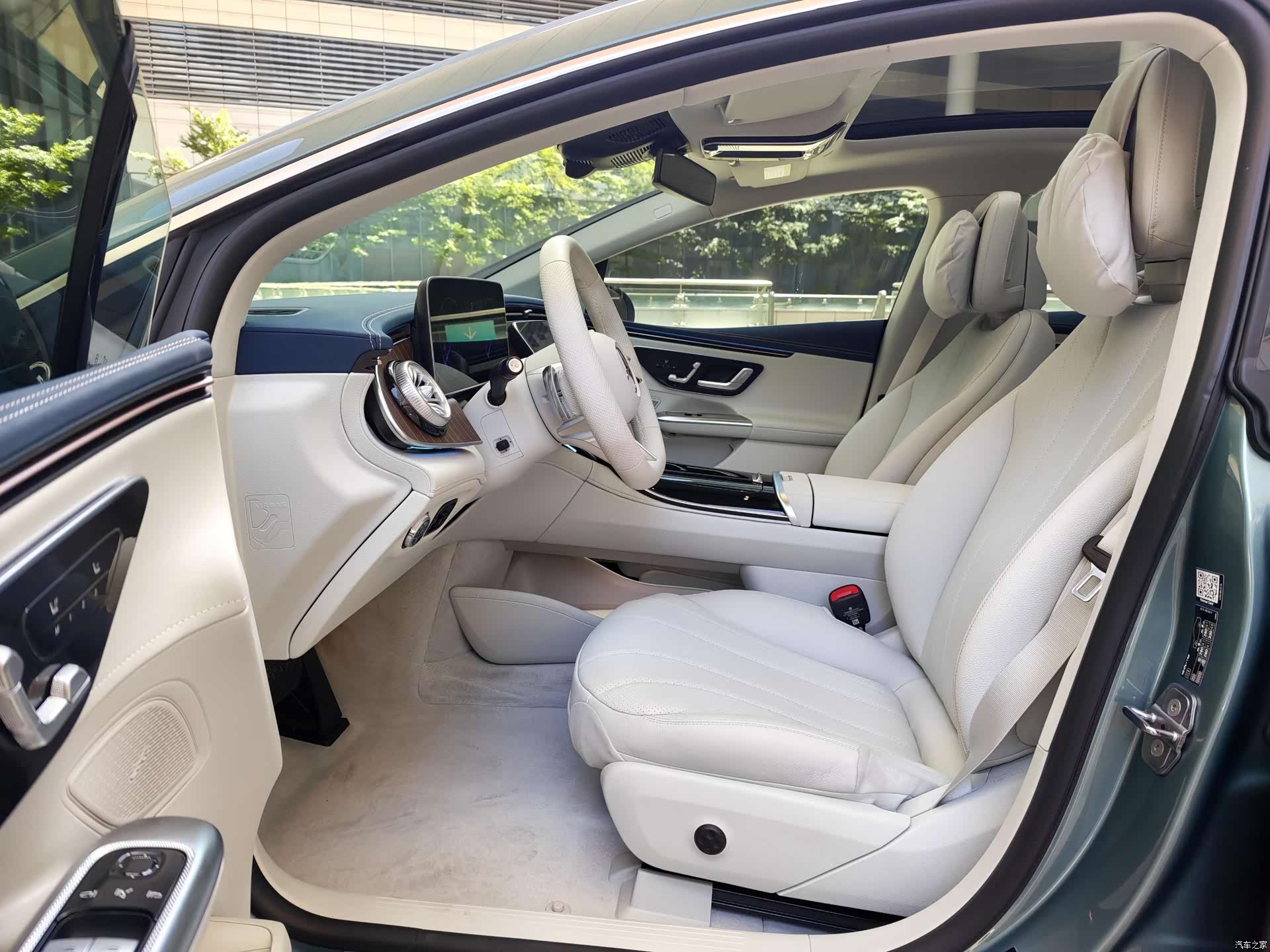 Mercedes-Benz EQE, 2026 19