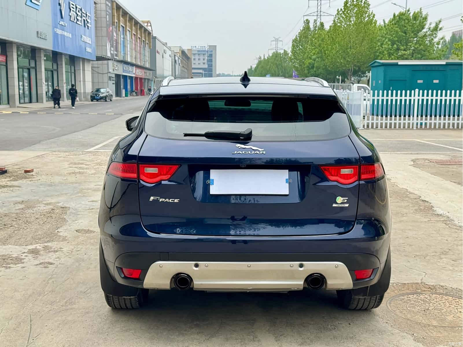 Jaguar F-PACE, 2017 все фото
