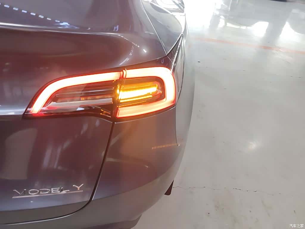 Tesla Model Y, 2022 8
