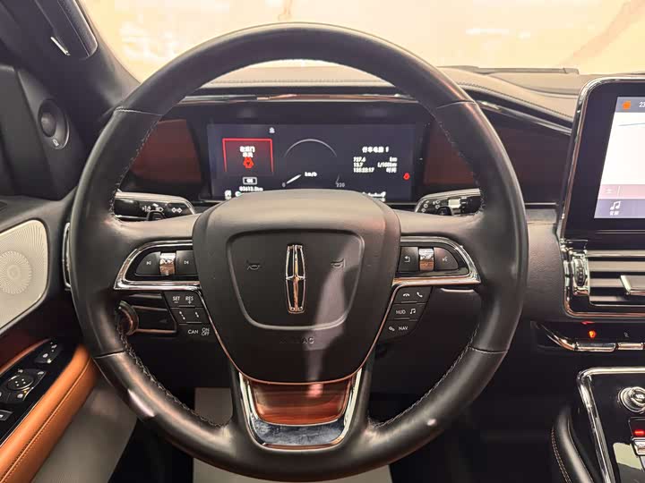 Lincoln Navigator, 2019 года фото 14
