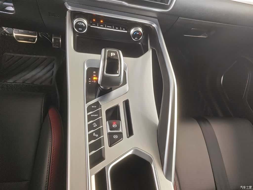 Geely Coolray, 2021 14