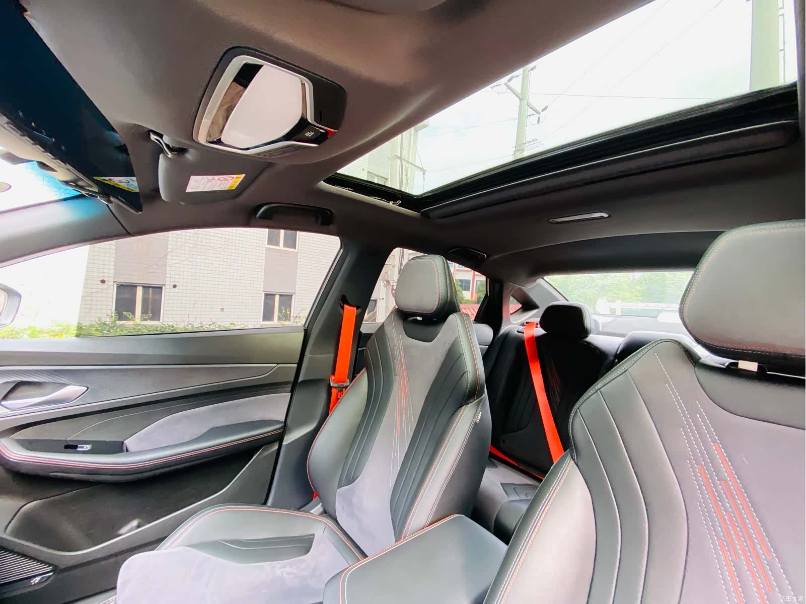 Geely Binray, 2022 11