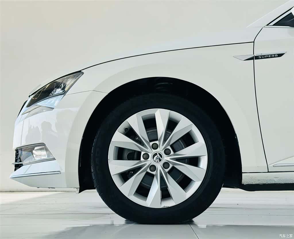 Skoda Superb, 2017 9