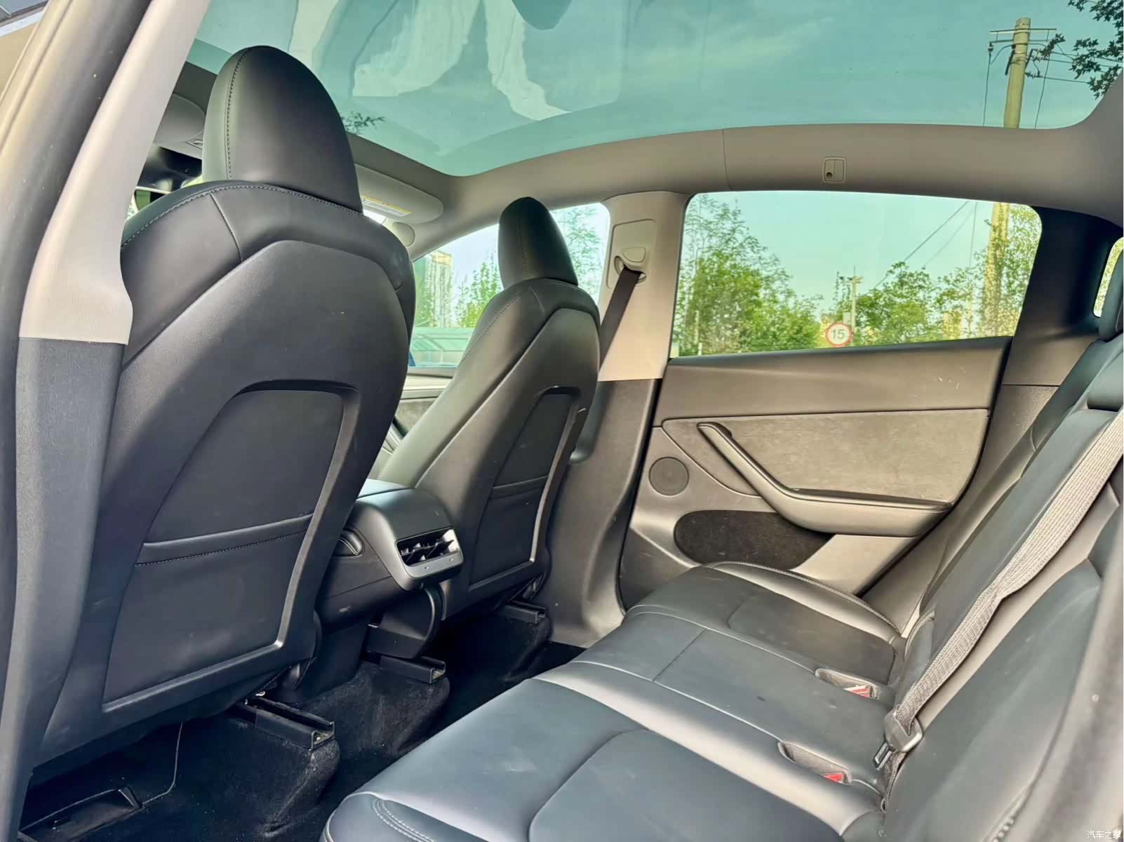 Tesla Model Y, 2023 все фото