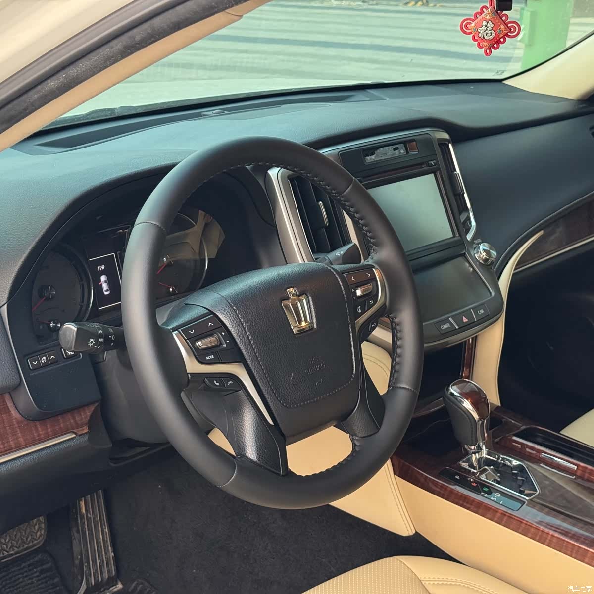 Toyota Crown, 2015 6