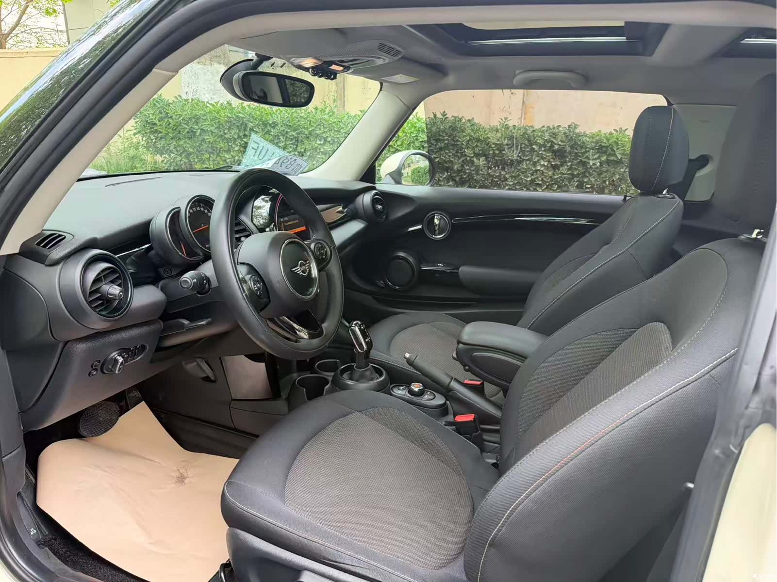 Mini ONE, 2019 7