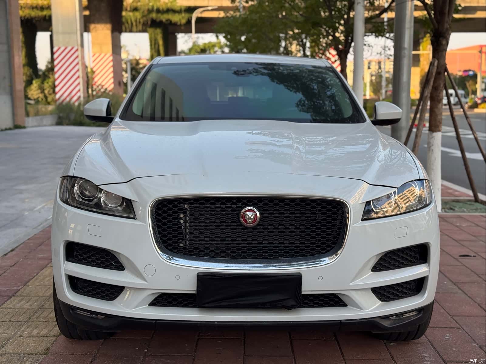 Jaguar F-PACE, 2016 2