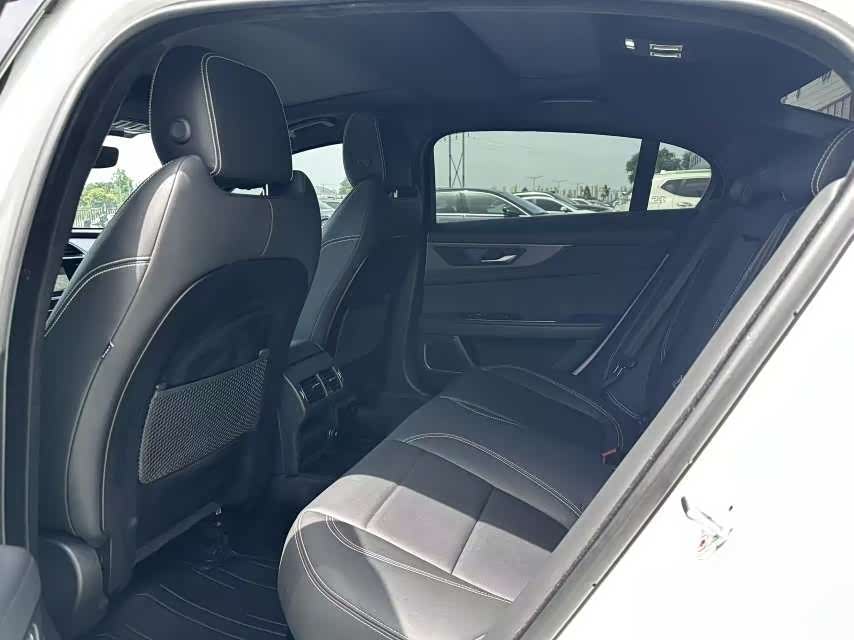 Land Rover XEL, 2020 4