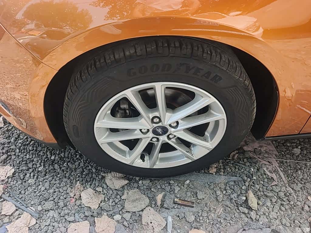 Ford Focus, 2015 23