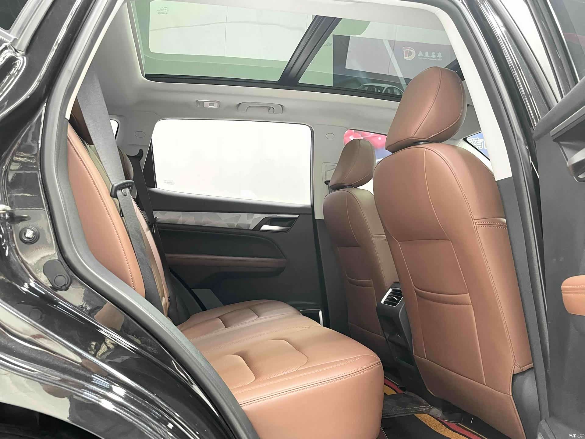 Geely X6, 2022 13