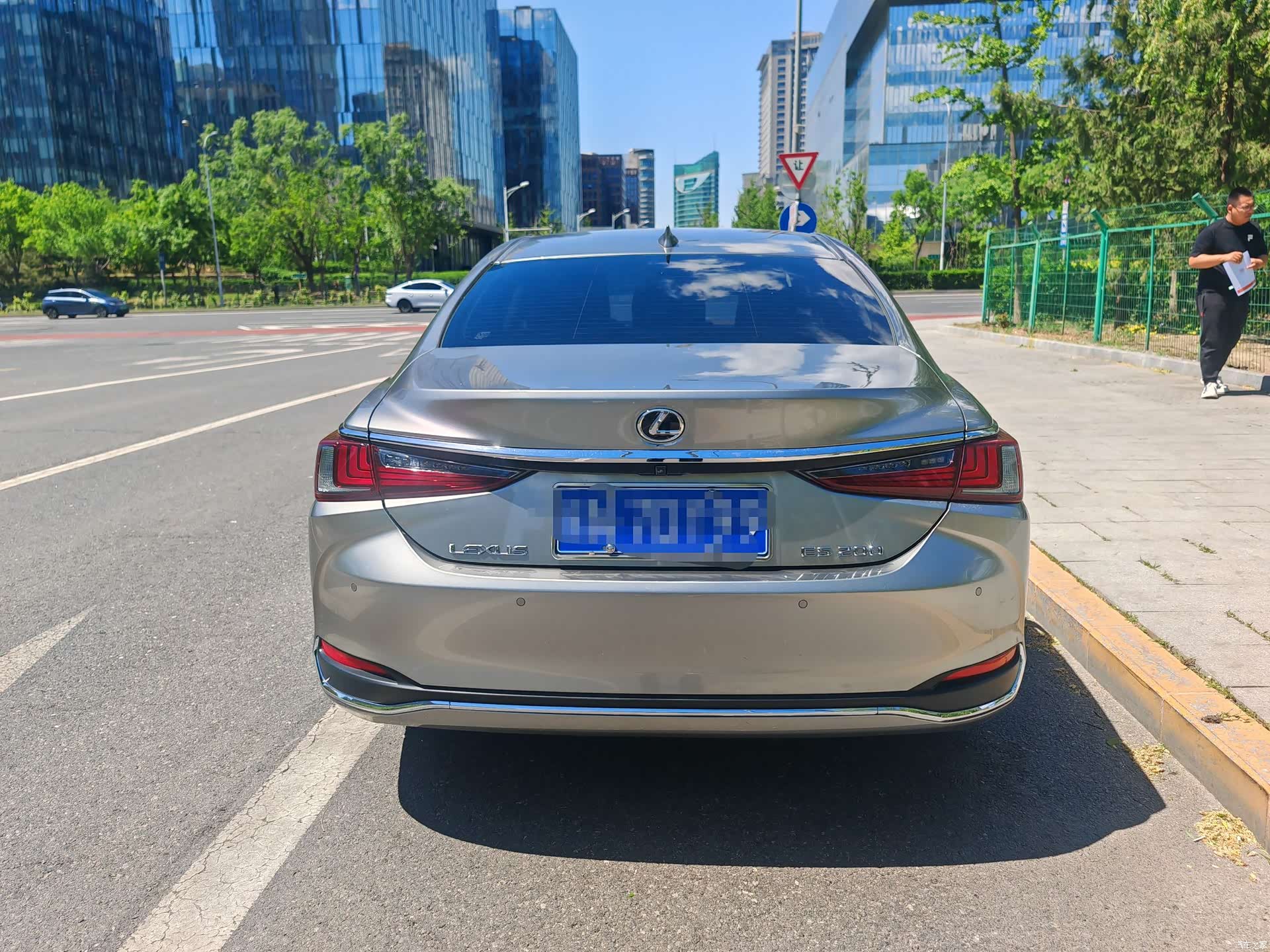 Lexus ES, 2024 все фото