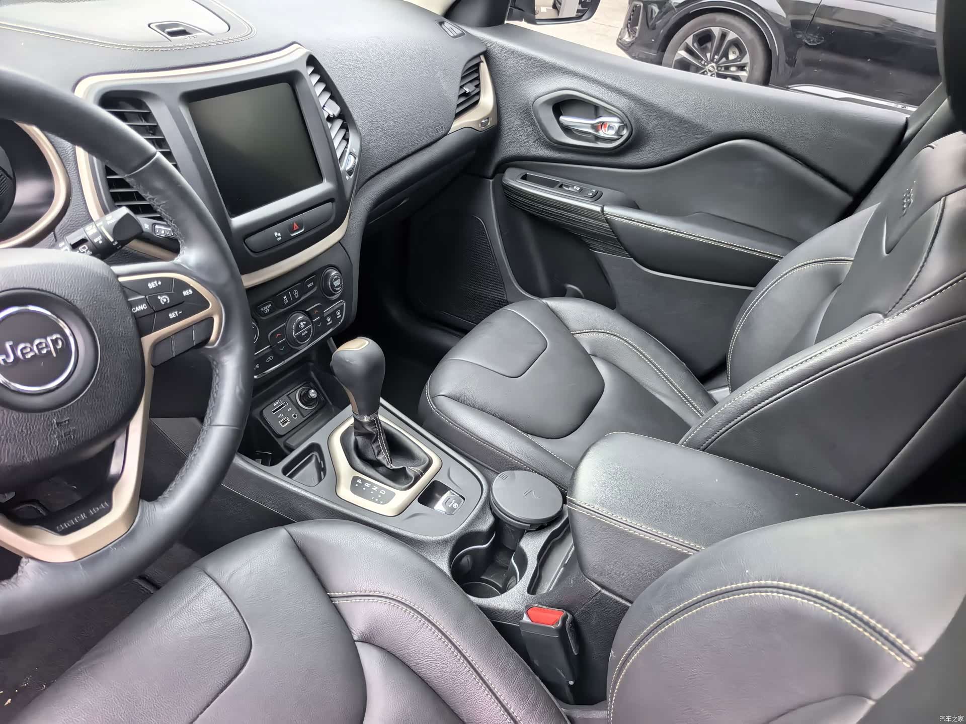 Jeep Cherokee, 2018 18