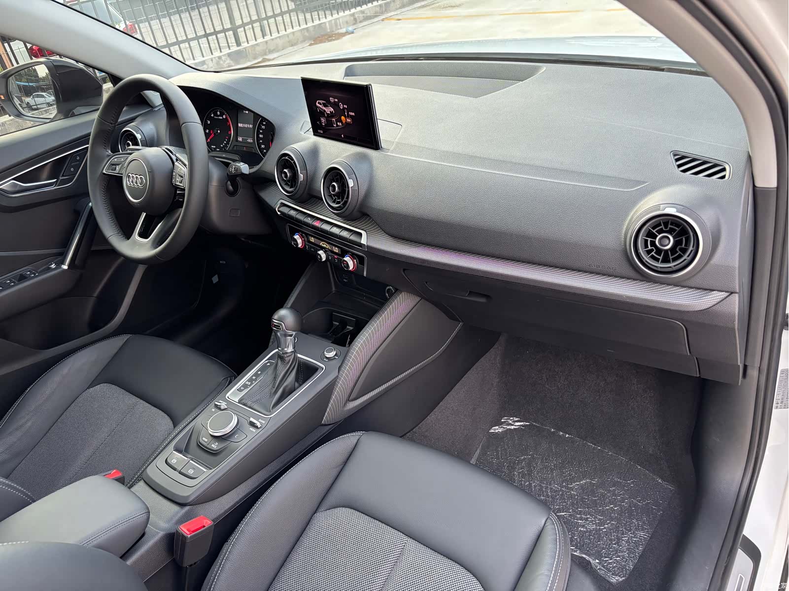 Audi Q2L, 2021 16